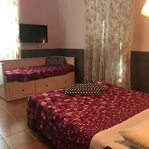 La Casa Di Elena Pensión